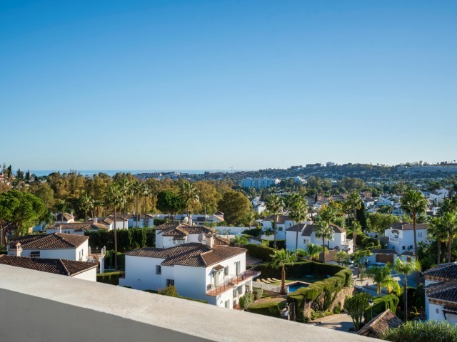 3 Bedrooms Apartment in Nueva Andalucía