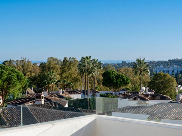 3 Bedrooms Apartment in Nueva Andalucía