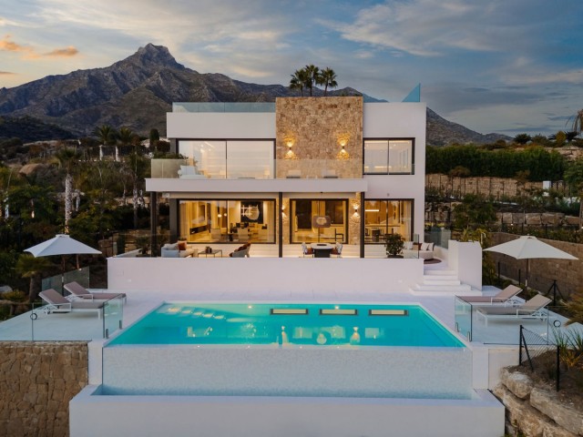 5 Bedrooms Villa in The Golden Mile