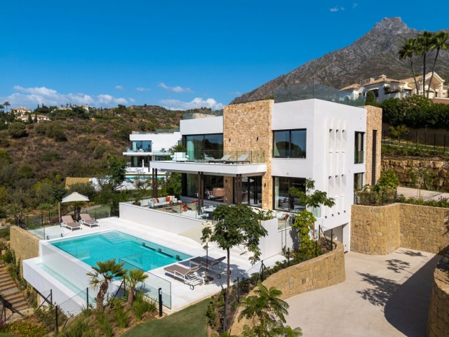 5 Bedrooms Villa in The Golden Mile
