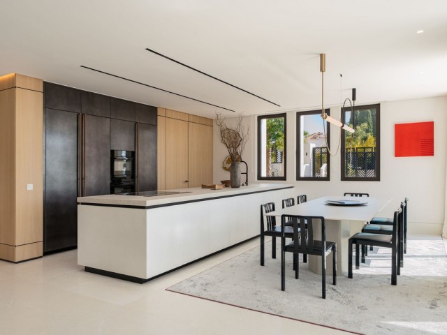 5 Bedrooms Villa in The Golden Mile