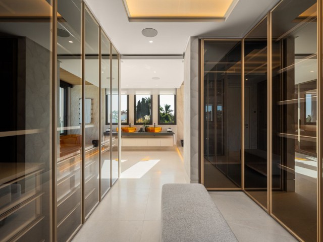 5 Bedrooms Villa in The Golden Mile