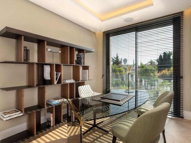 5 Bedrooms Villa in The Golden Mile