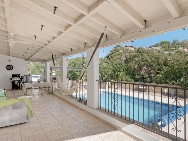 3 Soveroms Villa i Estepona