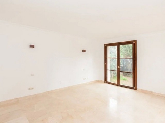 Villa avec 5 Chambres  à Nueva Andalucía