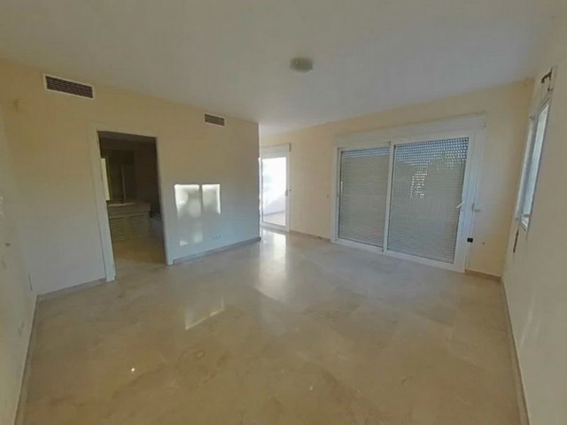 Villa con 5 Dormitorios  en Marbella