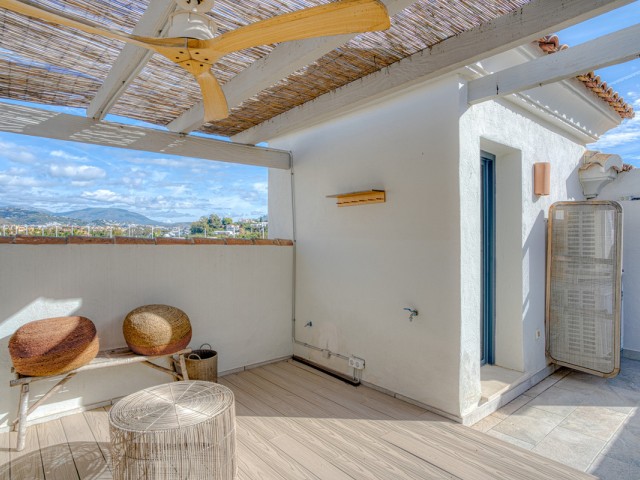 Maison mitoyenne avec 3 Chambres  à Estepona