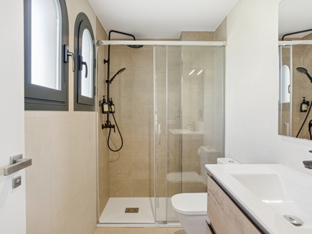 Maison mitoyenne avec 3 Chambres  à Estepona