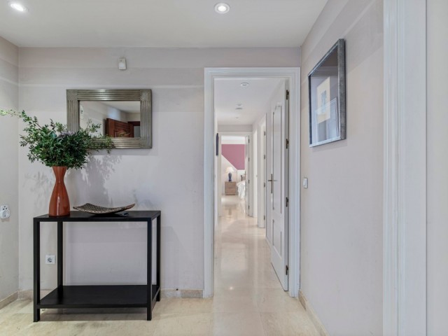 3 Bedrooms Apartment in Benahavís