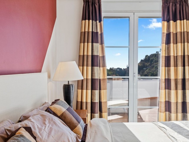 3 Bedrooms Apartment in Benahavís