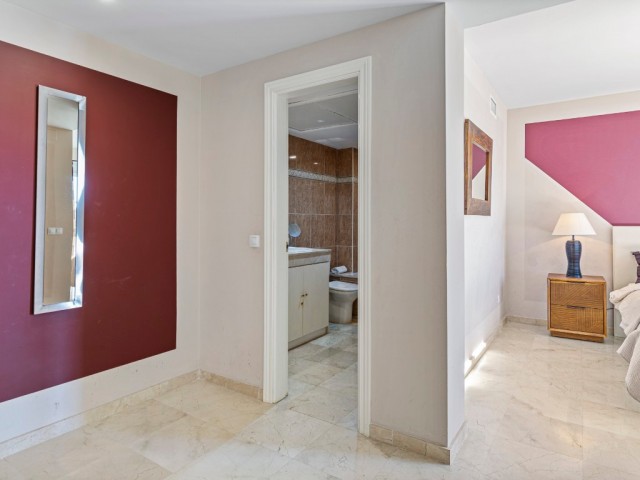 3 Bedrooms Apartment in Benahavís