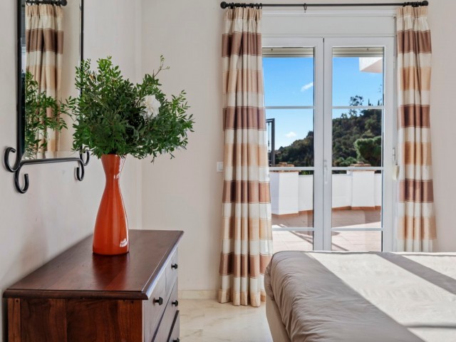 3 Bedrooms Apartment in Benahavís