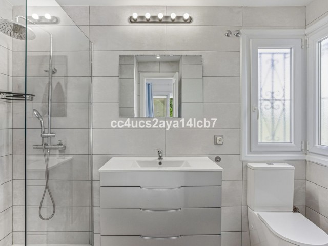 3 Makuuhuoneen Rivitalo Calahonda