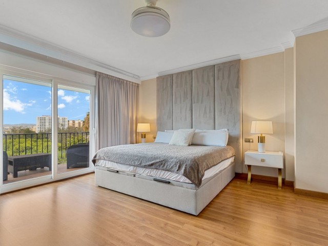 6 Bedrooms Villa in Benalmadena Costa