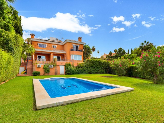 6 Bedrooms Villa in Benalmadena Costa