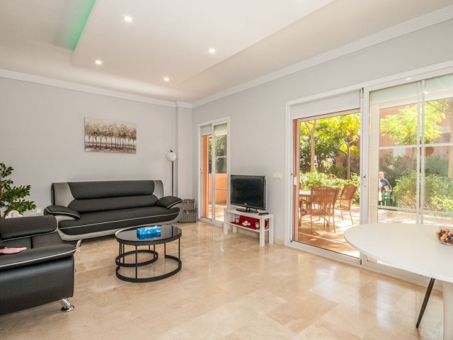 2 Bedrooms Apartment in Elviria