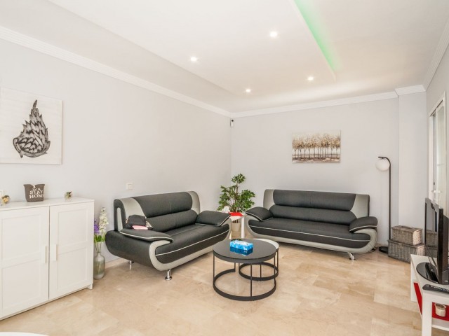 2 Bedrooms Apartment in Elviria