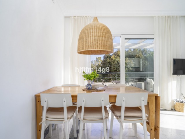 2 Bedrooms Apartment in Nueva Andalucía