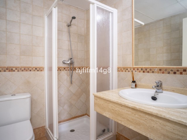 2 Bedrooms Apartment in Nueva Andalucía