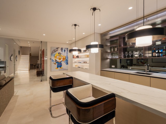 Villa avec 5 Chambres  à The Golden Mile