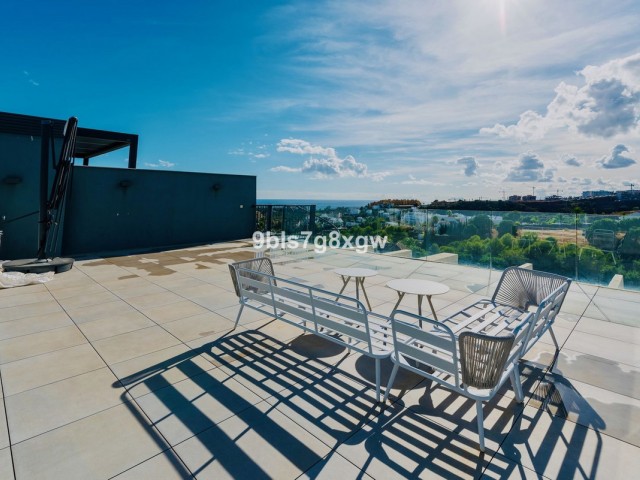 Ático con 3 Dormitorios  en New Golden Mile