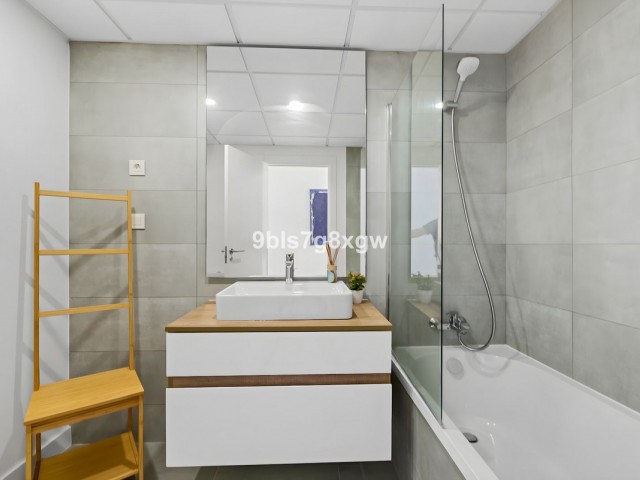 Ático con 3 Dormitorios  en New Golden Mile