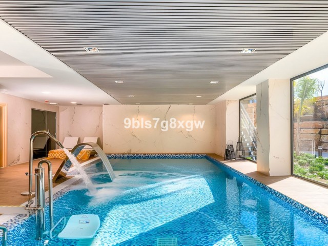 Ático con 3 Dormitorios  en New Golden Mile