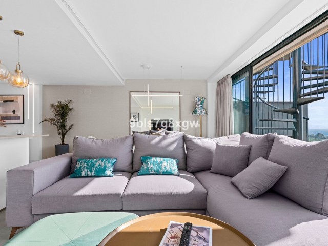 Ático con 3 Dormitorios  en New Golden Mile