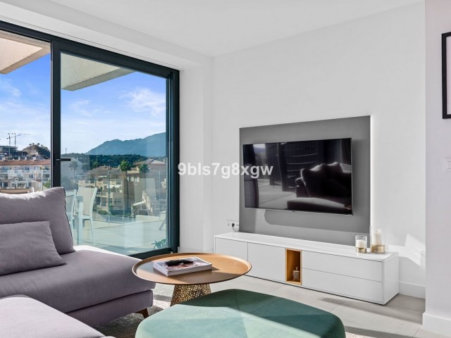 Ático con 3 Dormitorios  en New Golden Mile