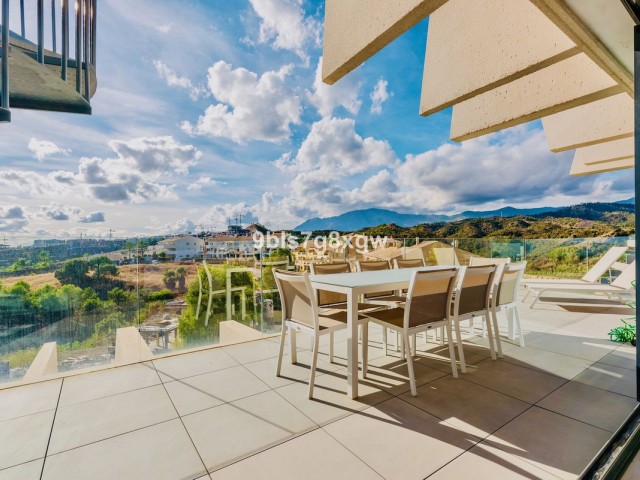 Ático con 3 Dormitorios  en New Golden Mile