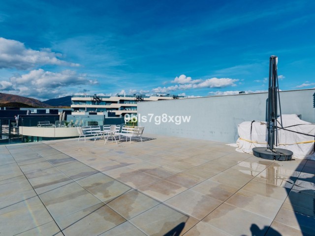 Ático con 3 Dormitorios  en New Golden Mile