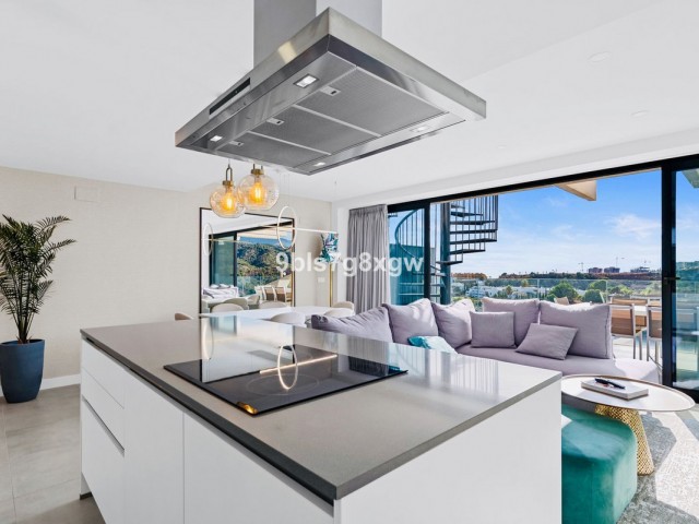 Ático con 3 Dormitorios  en New Golden Mile