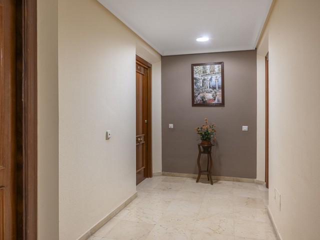 Apartamento con 2 Dormitorios  en Estepona