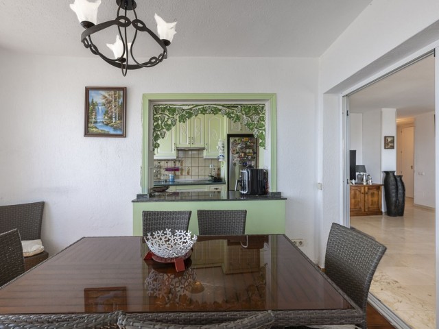 Apartamento con 2 Dormitorios  en Estepona