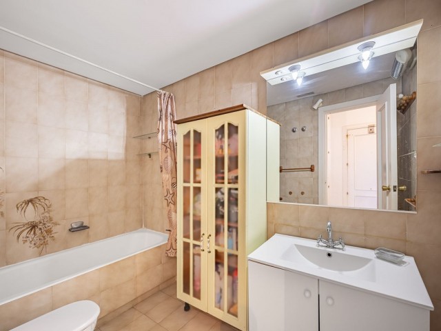 Apartamento con 2 Dormitorios  en Estepona