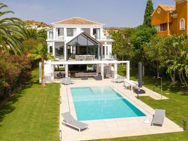 6 Slaapkamer Villa in Nueva Andalucía