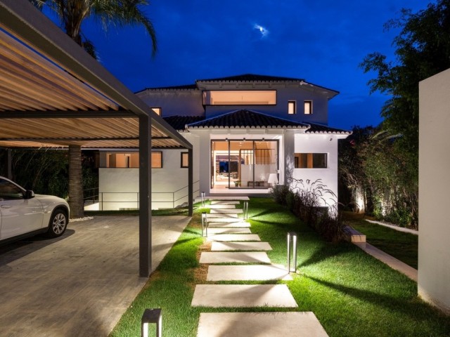 6 Slaapkamer Villa in Nueva Andalucía