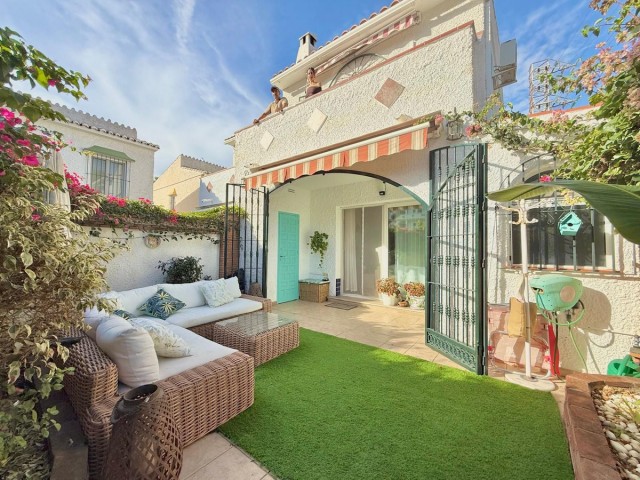 2 Bedrooms Villa in Calahonda