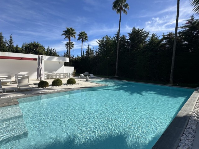 6 Bedrooms Villa in Guadalmina Baja