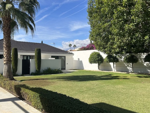 Villa, Guadalmina Baja