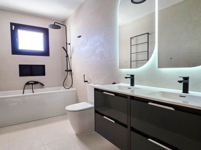 Villa avec 4 Chambres  à Manilva