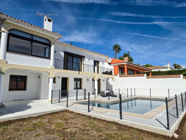 Villa avec 4 Chambres  à Manilva