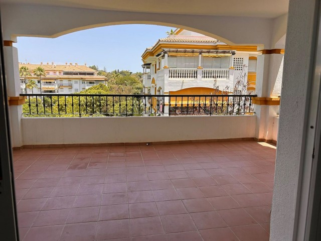 2 Bedrooms Apartment in Nueva Andalucía