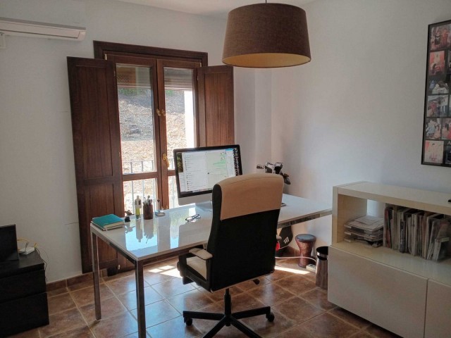 3 Soveroms Villa i Estepona