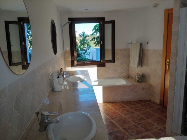 3 Schlafzimmer Villa in Estepona
