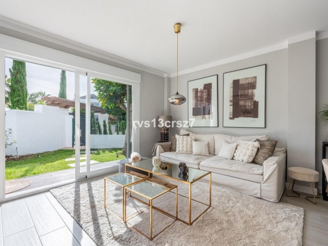 4 Bedrooms Apartment in Nueva Andalucía