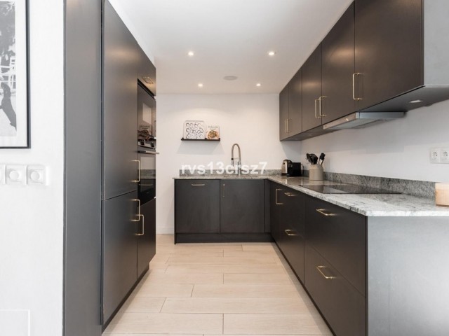 4 Bedrooms Apartment in Nueva Andalucía