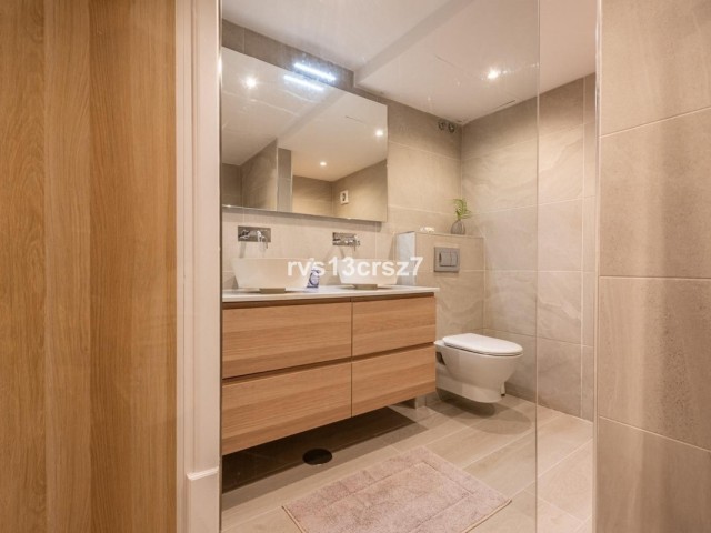 4 Bedrooms Apartment in Nueva Andalucía