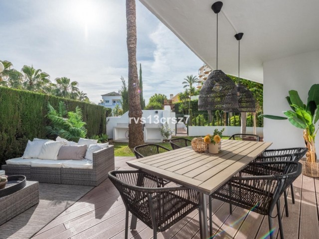 4 Bedrooms Apartment in Nueva Andalucía