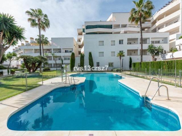 4 Bedrooms Apartment in Nueva Andalucía